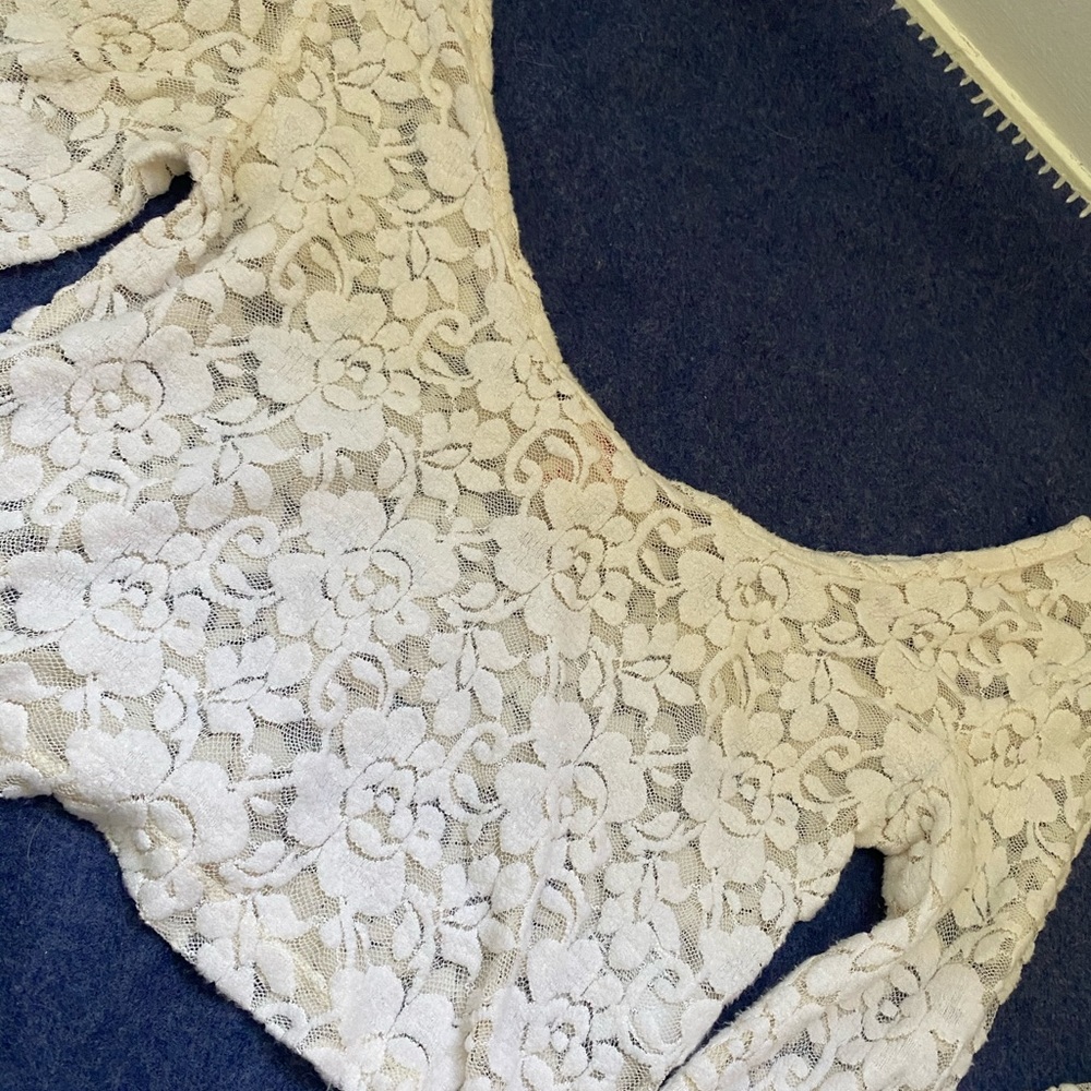 Cream Lace Long Sleeved Crop Top